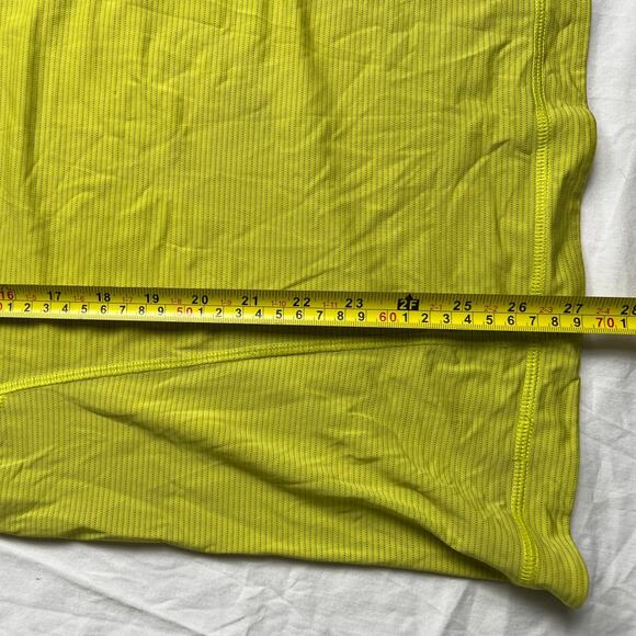 Lululemon Yellow Lightweight Short Sleeve Stretch Workout Shirt Size Large - Picture 4 of 6